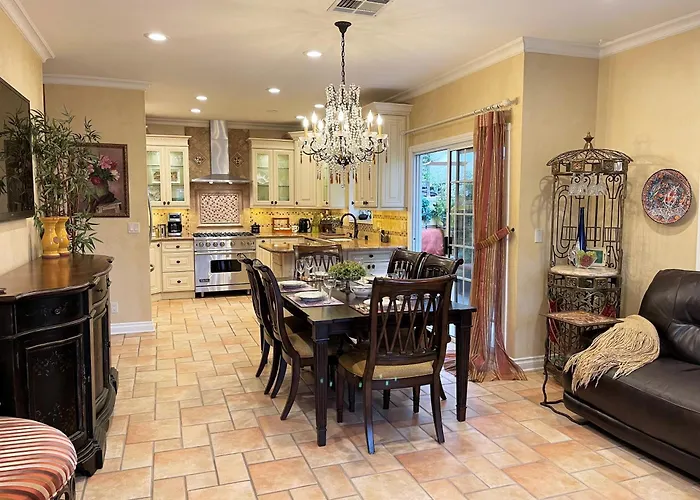 Casa Lux Monica Prime Santa Monica Luxury Home One-Of-A-Kind